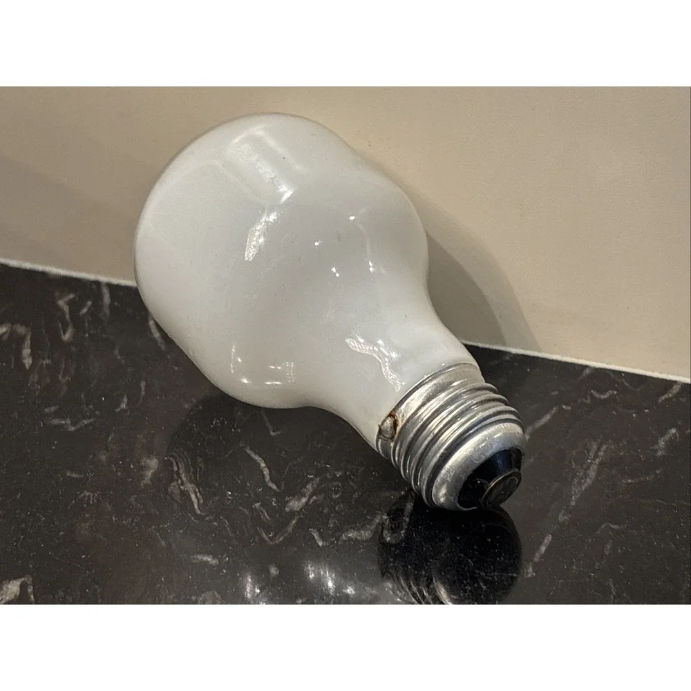 Philips 75W Soft White Longer Life Light Bulbs  2 Packs- 8 Bulbs- New